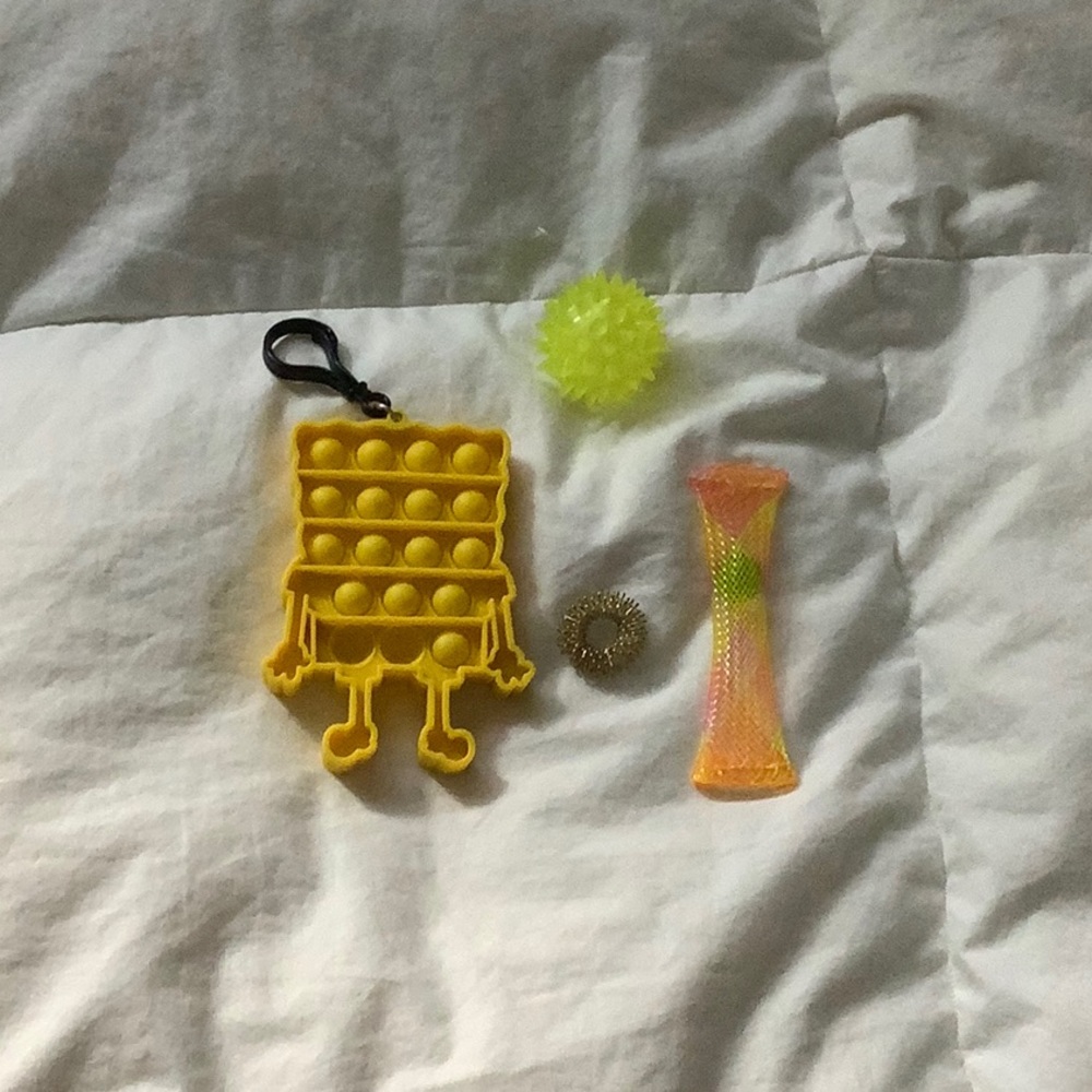 yellow fidget pack